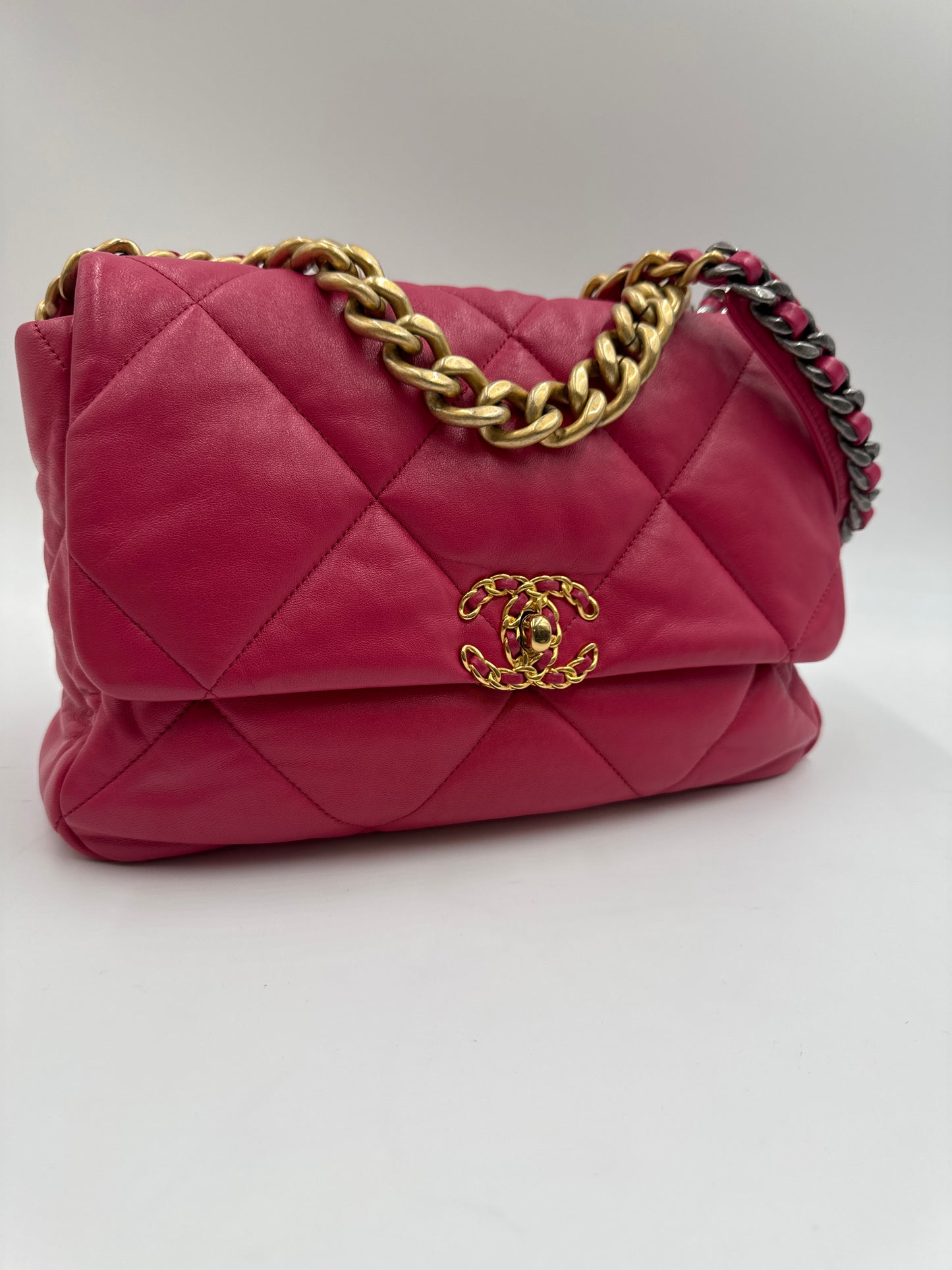 Chanel 19 Lambskin Quilted Shoulder bag pink, Large
