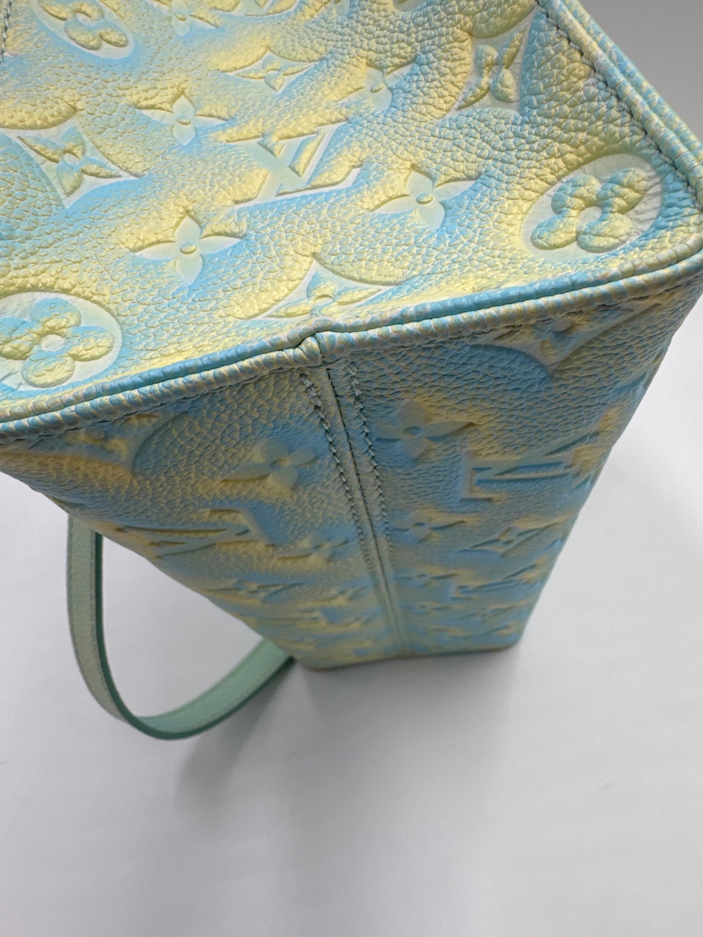 Louis Vuitton On The Go Summer Stardust, PM