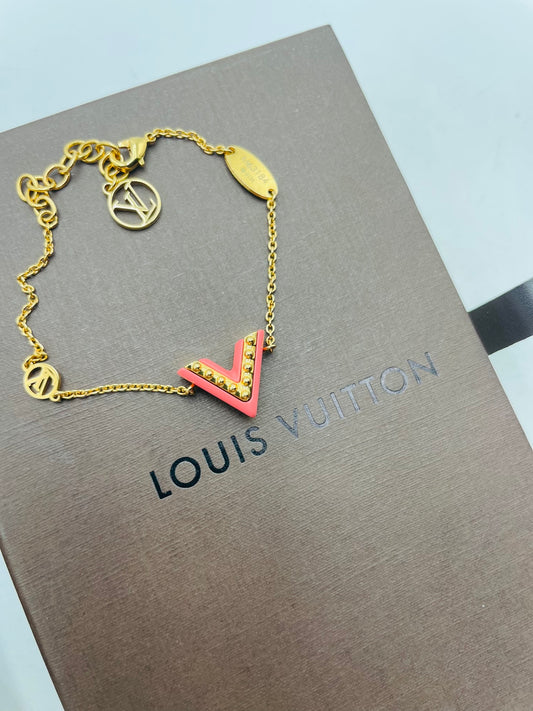Louis Vuitton Essential V Bracelet Enamel Pink Size 6.5