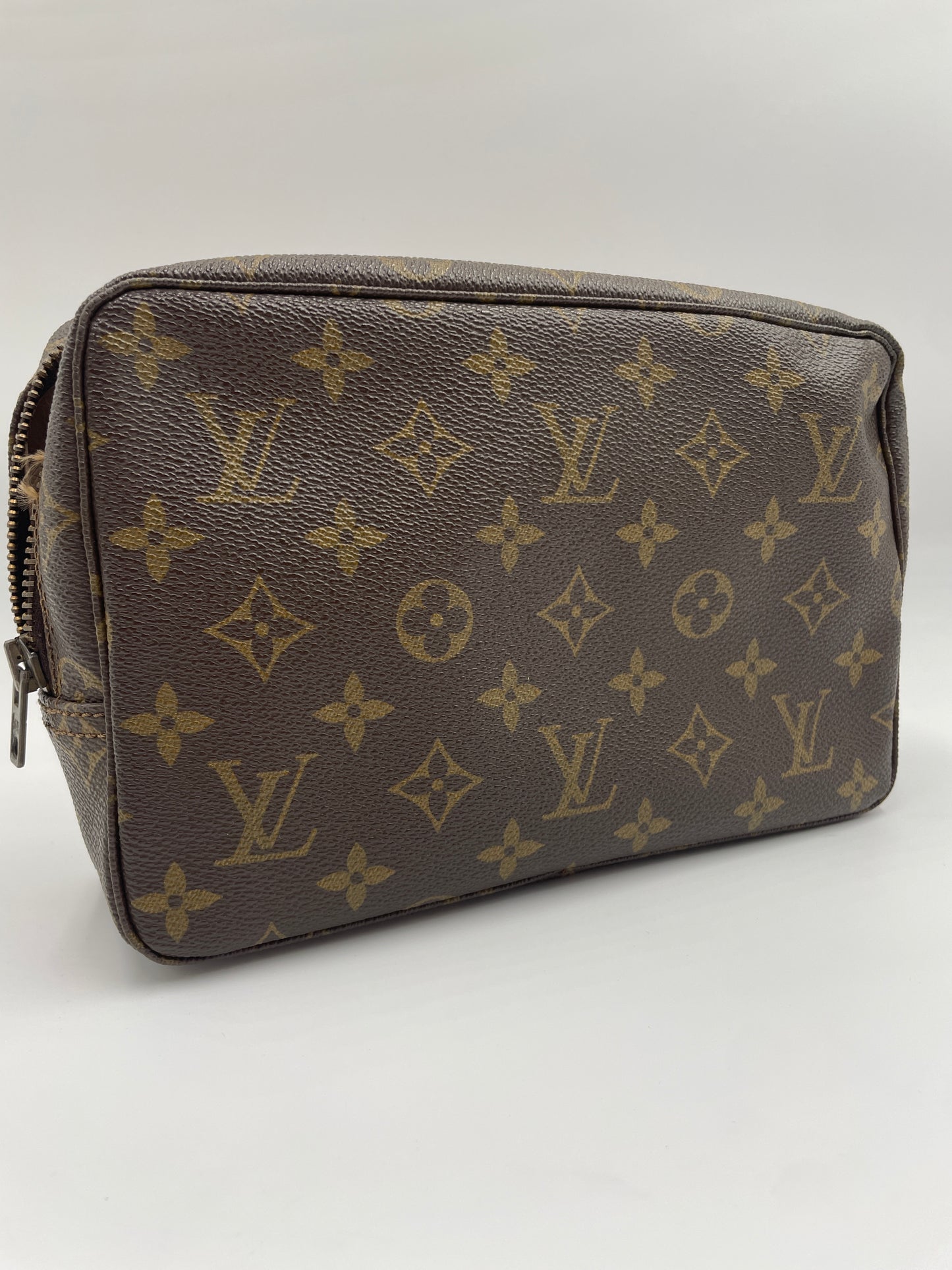 Louis Vuitton Monogram Trousse 23