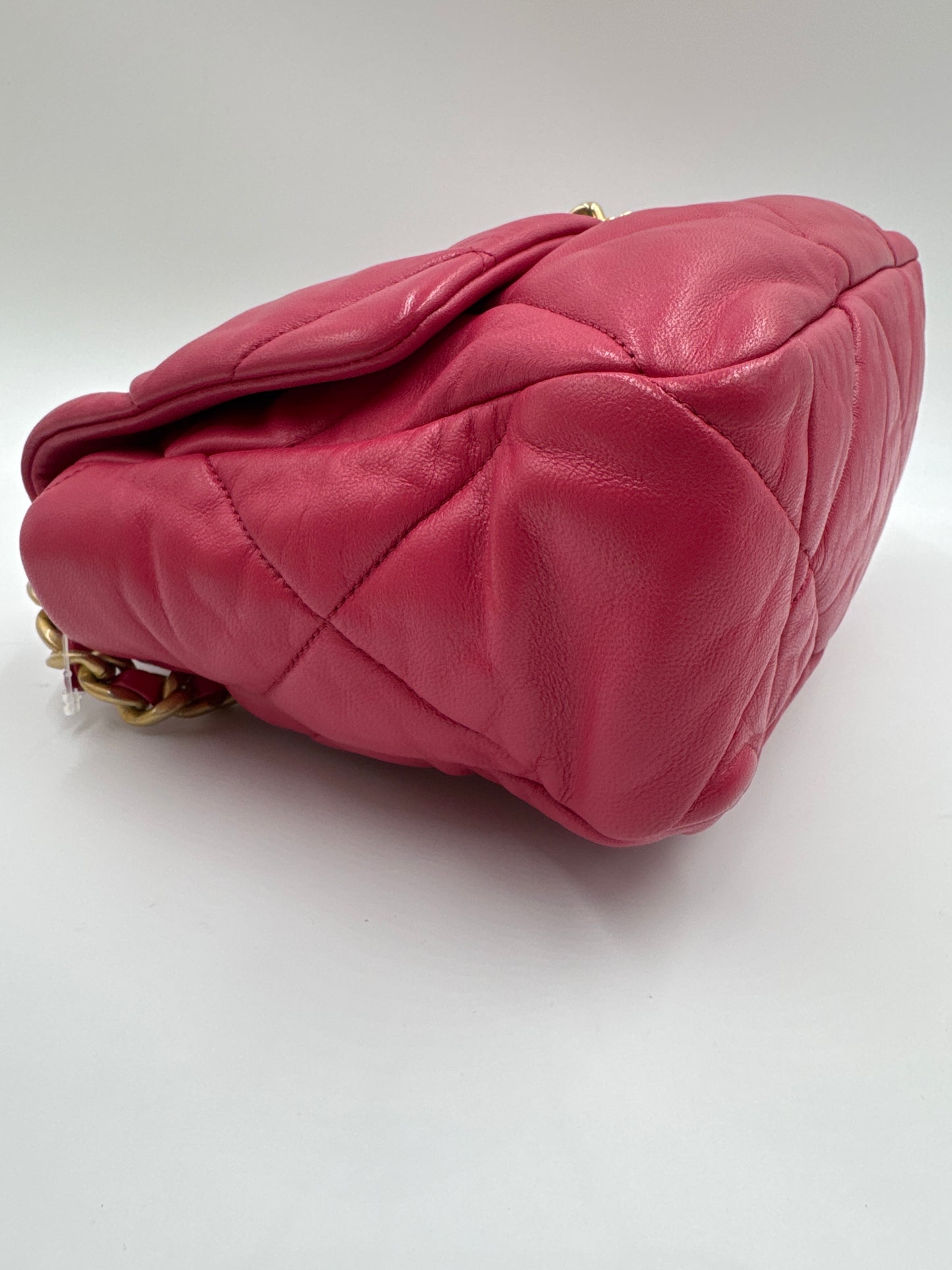 Chanel 19 Lambskin Quilted Shoulder bag pink, Large