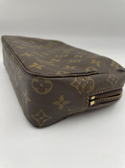 Louis Vuitton Monogram Trousse 23