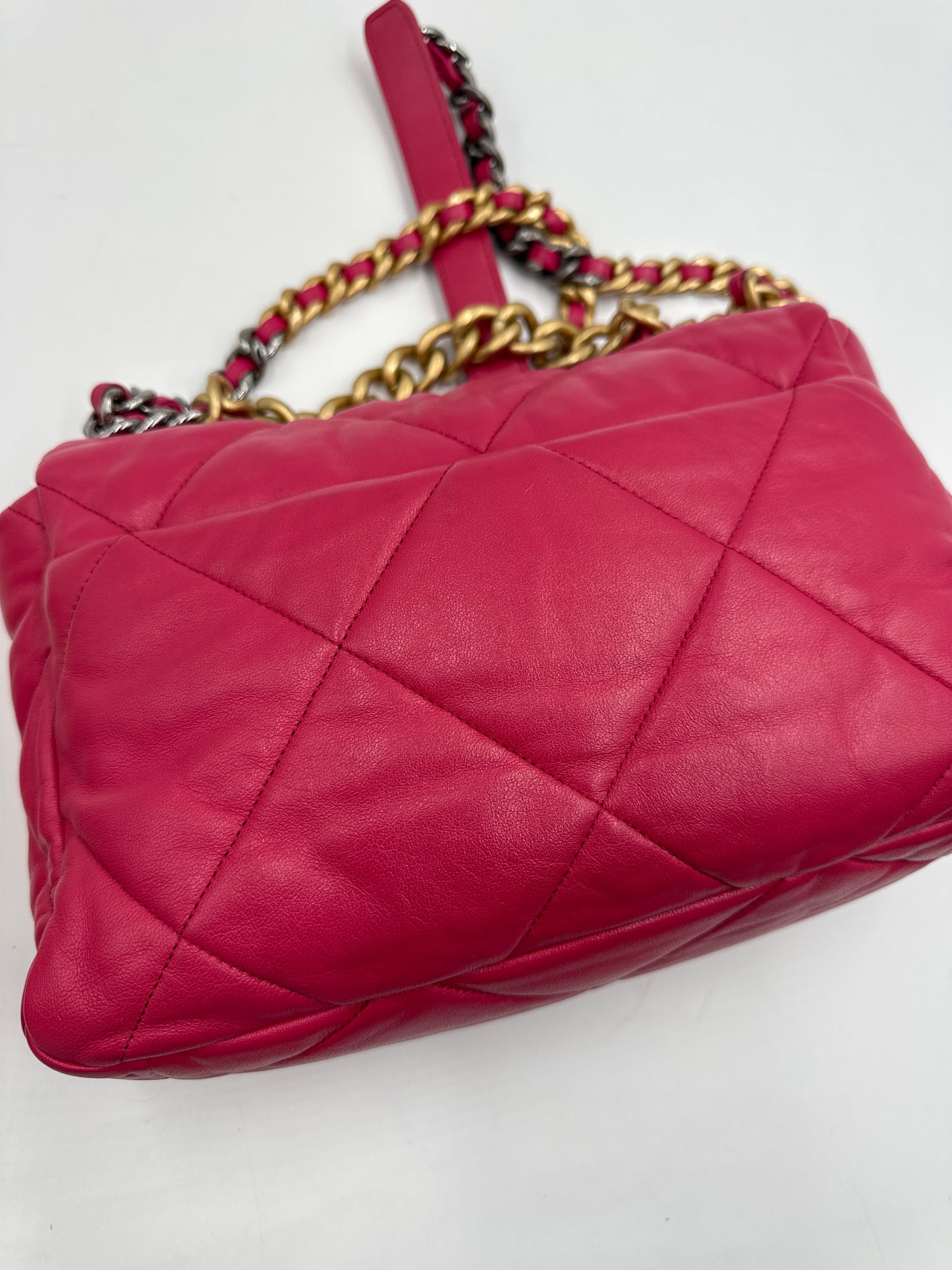 Chanel 19 Lambskin Quilted Shoulder bag pink, Large