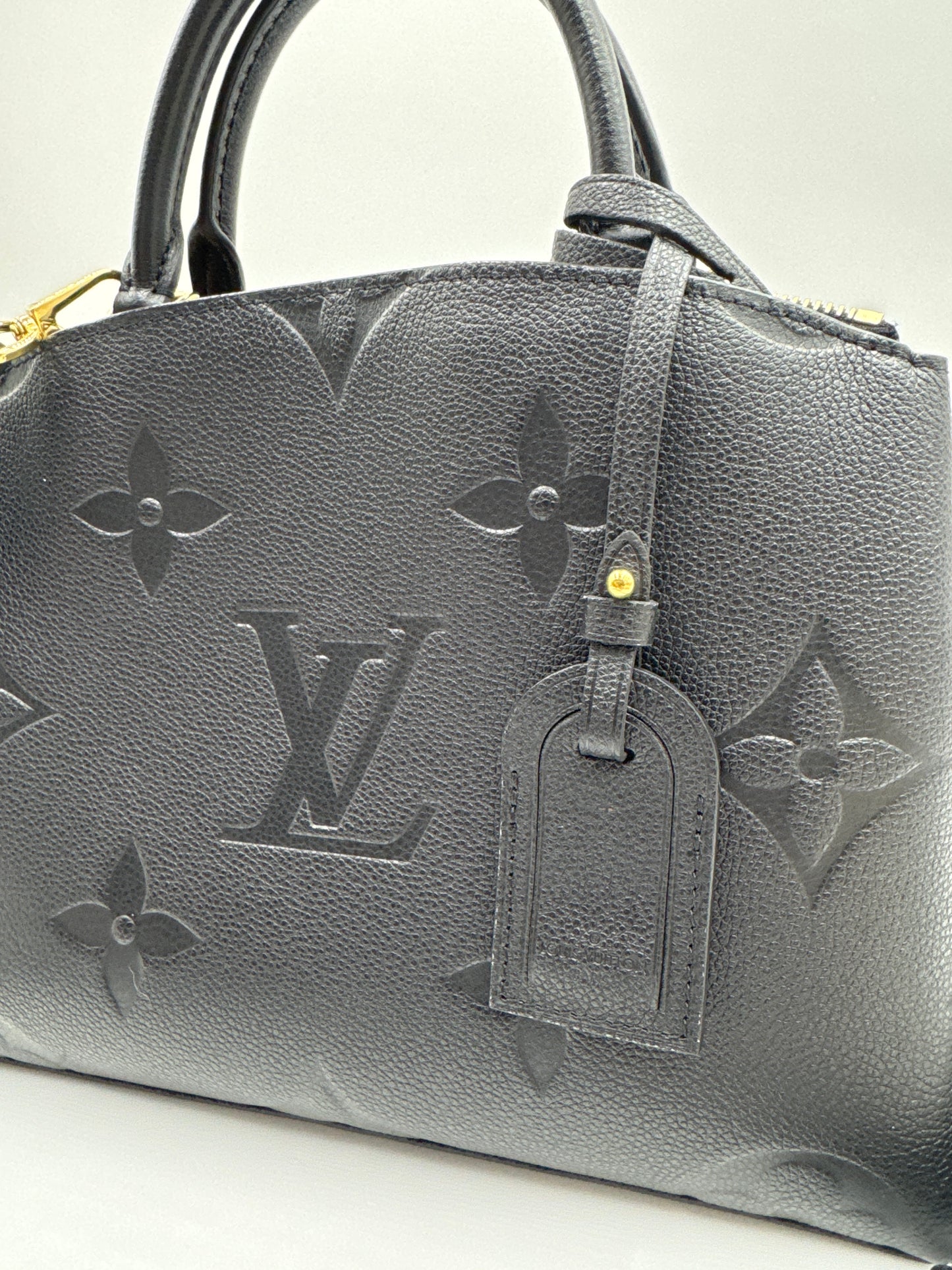 Louis Vuitton Petit Palais, Empreinte Black